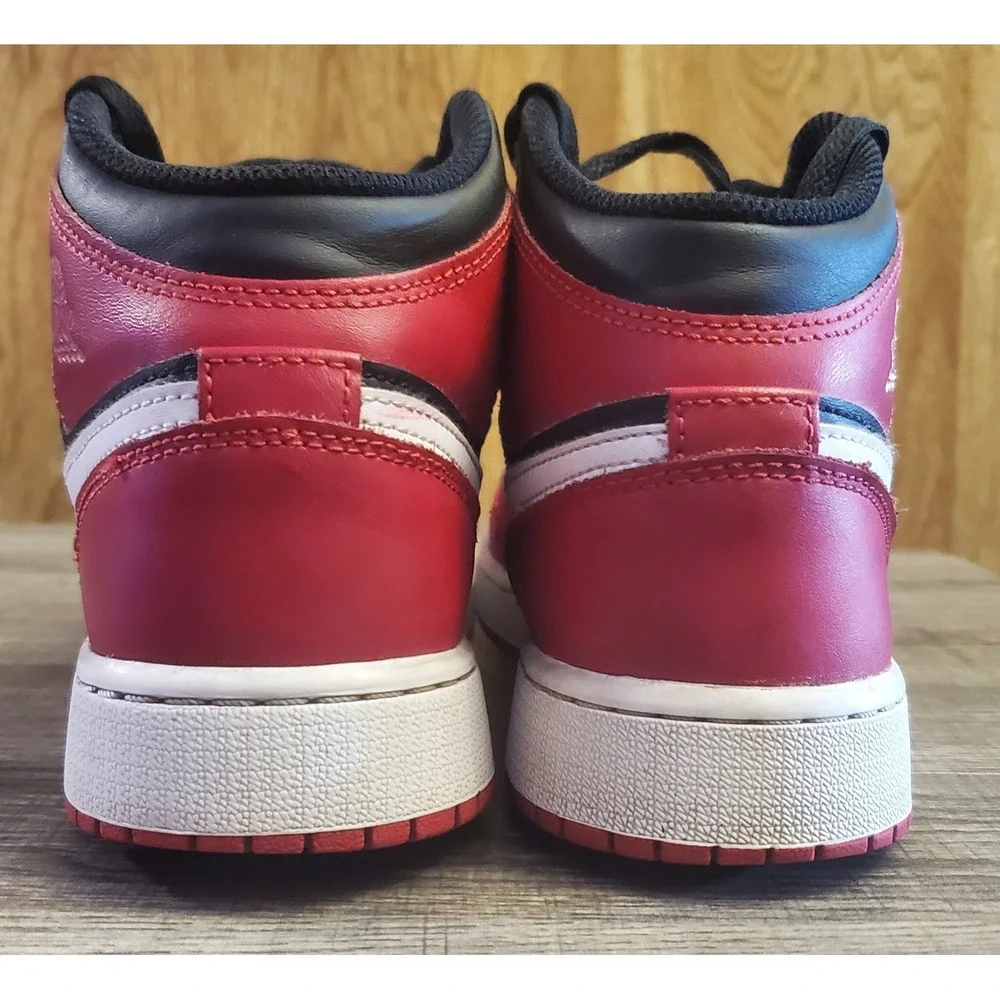 Nike Air Jordan 1‎ Mid Athletic Shoes Youth Size 6Y Black Red Bred